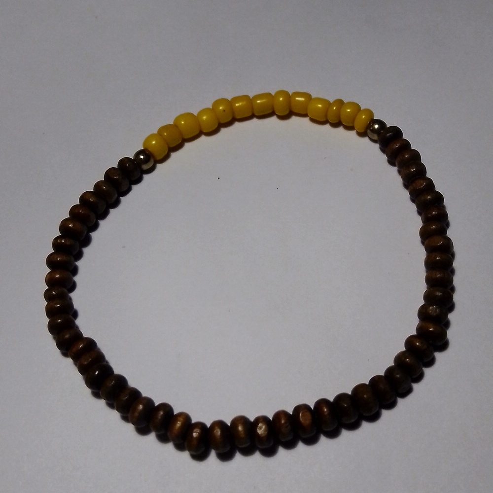 Wood beaded bracelet